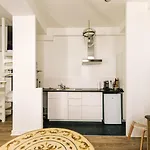 Guestready - Lovely Studio In Paris, 15 Minutes From Notre Dame Cathedral.